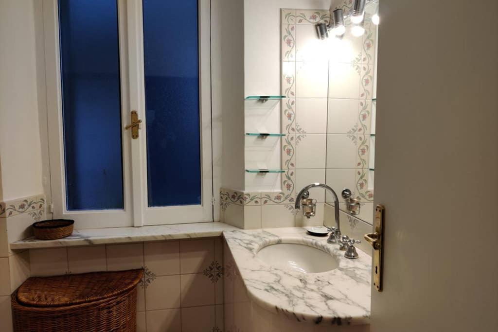 Lanza Tomasi Apartment - Centre Rome Luaran gambar