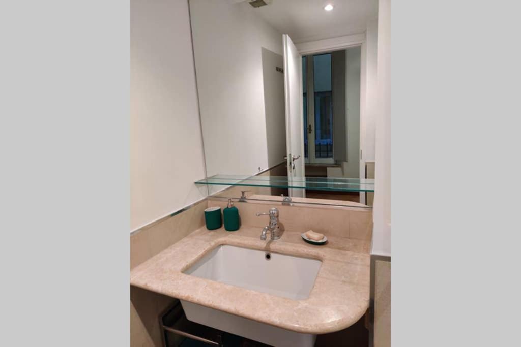 Lanza Tomasi Apartment - Centre Rome Luaran gambar